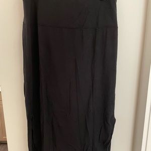 Athleta black midi skirt size M